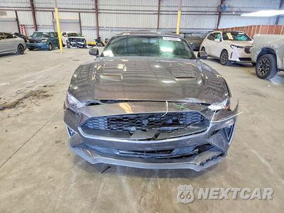 Piąte zdjęcie samochodu w środku: 2018 FORD MUSTANG VIN:1FA6P8TH2J5128059 - miniatura