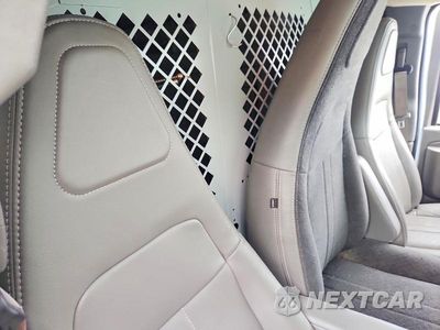 Zdjęcie 10 z 12 samochodu: 2025 CHEVROLET EXPRESS G2500 DELIVERY VAN VIN:1GCWGAF77S1146781 - miniatura