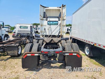 Zdjęcie 6 z 13 samochodu: 2019 VOLVO VNL SEMI TRUCK VIN:4V4NC9EG9KN222229 - miniatura
