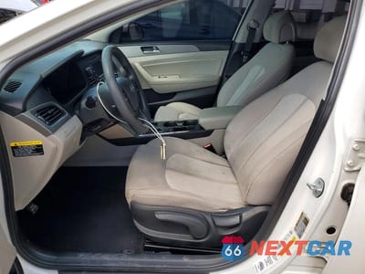 Zdjęcie 7 z 12 samochodu: 2016 HYUNDAI SONATA HYBRID SE VIN:KMHE24L16GA022712 - miniatura
