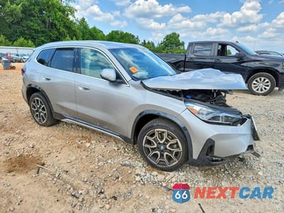 Czwarte zdjęcie samochodu z boku: 2025 BMW X1 XDRIVE28I VIN:WBX73EF01S5034287 - miniatura