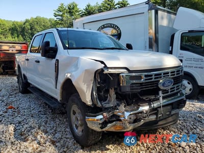 Czwarte zdjęcie samochodu z boku: 2023 FORD F250 SUPER DUTY VIN:1FT8W2BN9PED71998 - miniatura