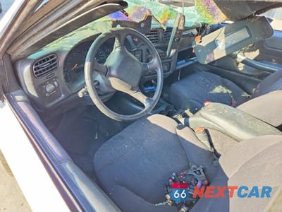 Zdjęcie 8 z 11 samochodu: 2003 GMC SONOMA VIN:1GTDT19X038217701 - miniatura