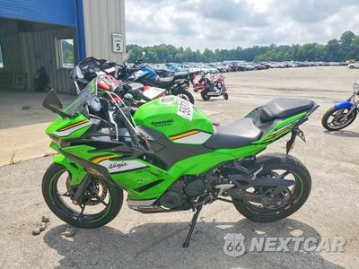 Trzecie zdjęcie samochodu z tyłu: 2025 KAWASAKI EX500 H VIN:ML5EXGH18SDA39841 - miniatura