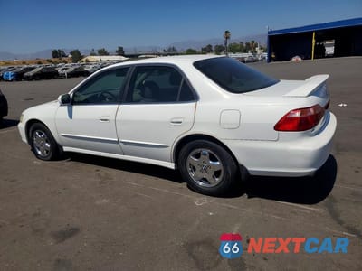 Drugie zdjęcie samochodu z przodu: 1998 HONDA ACCORD EX VIN:1HGCG1652WA020062 - miniatura