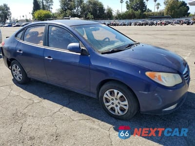 Czwarte zdjęcie samochodu z boku: 2010 HYUNDAI ELANTRA GLS VIN:KMHDU4AD0AU180925 - miniatura