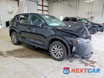 Czwarte zdjęcie samochodu z boku: 2024 MAZDA CX-5 PREFERRED VIN:JM3KFBCM2R0369691 - miniatura