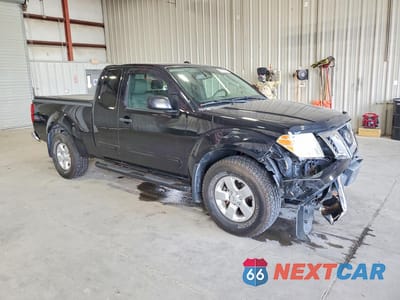 Czwarte zdjęcie samochodu z boku: 2011 NISSAN FRONTIER SV V6 VIN:1N6AD0CW9BC435154 - miniatura