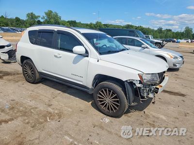 Czwarte zdjęcie samochodu z boku: 2015 JEEP COMPASS LATITUDE VIN:1C4NJDEB9FD105447 - miniatura