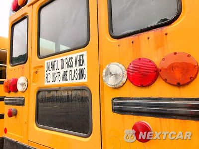Zdjęcie 9 z 10 samochodu: 2015 IC CORPORATION 3000 CE SCHOOL BUS VIN:4DRBUC8PXFB670115 - miniatura