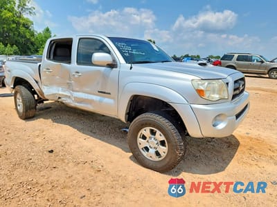 Czwarte zdjęcie samochodu z boku: 2005 TOYOTA TACOMA DOUBLE CAB PRERUNNER VIN:5TEJU62NX5Z130704 - miniatura