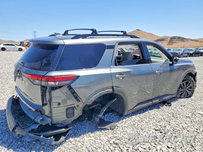 Trzecie zdjęcie samochodu z tyłu: 2022 NISSAN PATHFINDER SV VIN:5N1DR3BA2NC240232 - miniatura