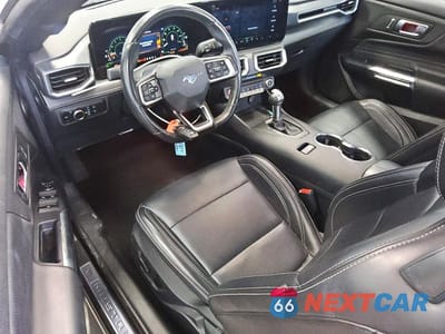 Zdjęcie 8 z 12 samochodu: 2025 FORD MUSTANG VIN:1FAGP8UH3S5120797 - miniatura