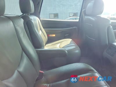 Zdjęcie 10 z 12 samochodu: 2003 GMC YUKON DENALI VIN:1GKEK63U73J170358 - miniatura
