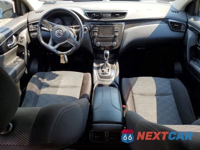 Zdjęcie 8 z 14 samochodu: 2017 NISSAN ROGUE SPORT SV VIN:JN1BJ1CR3HW111725 - miniatura
