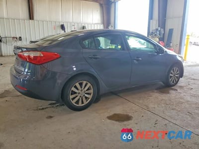 Trzecie zdjęcie samochodu z tyłu: 2014 KIA FORTE LX VIN:KNAFX4A61E5147175 - miniatura