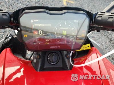 Zdjęcie 7 z 9 samochodu: 2023 DUCATI DIAVEL V4 VIN:ZDMGAR1W5PB000162 - miniatura