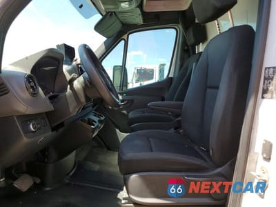 Zdjęcie 7 z 12 samochodu: 2019 MERCEDES-BENZ SPRINTER BOX TRUCK VIN:WDAPF4CD2KN017099 - miniatura