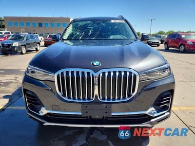 Piąte zdjęcie samochodu w środku: 2022 BMW X7 XDRIVE40I VIN:5UXCW2C0XN9M94050 - miniatura