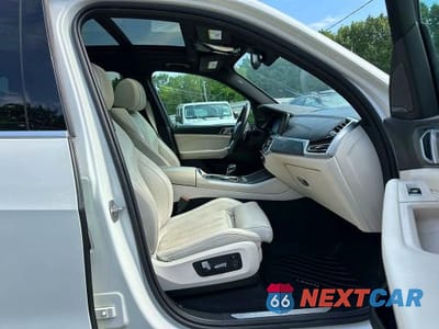 Zdjęcie 7 z 10 samochodu: 2020 BMW X5 XDRIVE40I VIN:5UXCR6C00L9B84696 - miniatura