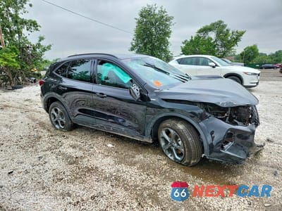 Czwarte zdjęcie samochodu z boku: 2025 FORD ESCAPE ST LINE VIN:1FMCU9MN9SUA99288 - miniatura