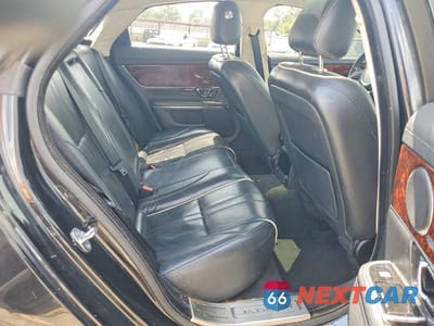 Zdjęcie 10 z 12 samochodu: 2016 JAGUAR XJ VIN:SAJWA1C75G8V91333 - miniatura