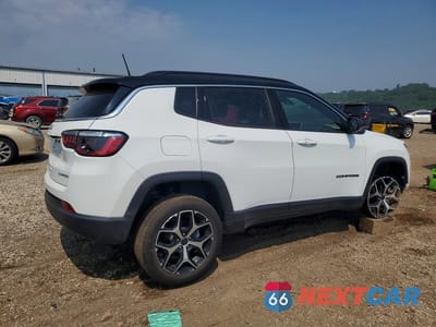 Trzecie zdjęcie samochodu z tyłu: 2026 JEEP COMPASS LIMITED VIN:3C4NJDCN9TT187652 - miniatura
