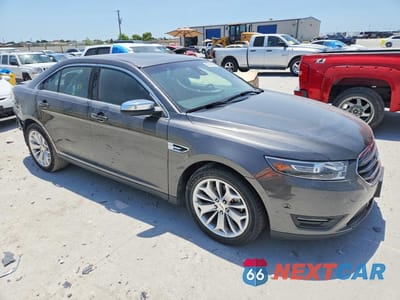Czwarte zdjęcie samochodu z boku: 2018 FORD TAURUS LIMITED VIN:1FAHP2F8XJG138828 - miniatura