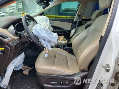Zdjęcie 7 z 13 samochodu: 2017 HYUNDAI SANTA FE SE ULTIMATE VIN:KM8SR4HF3HU205813 - miniatura