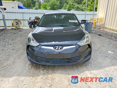 Piąte zdjęcie samochodu w środku: 2013 HYUNDAI VELOSTER BASE VIN:KMHTC6AD1DU172332 - miniatura