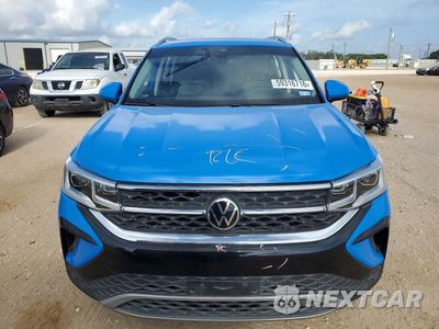 Piąte zdjęcie samochodu w środku: 2022 VOLKSWAGEN TAOS SEL VIN:3VV1X7B23NM010373 - miniatura