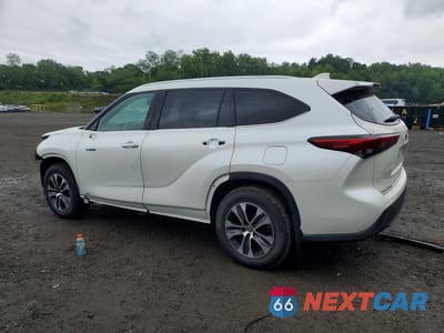 Drugie zdjęcie samochodu z przodu: 2021 TOYOTA HIGHLANDER HYBRID XLE VIN:5TDGBRCH0MS034411 - miniatura