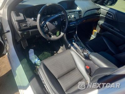 Zdjęcie 8 z 12 samochodu: 2017 HONDA ACCORD SPORT VIN:1HGCR2F57HA304130 - miniatura