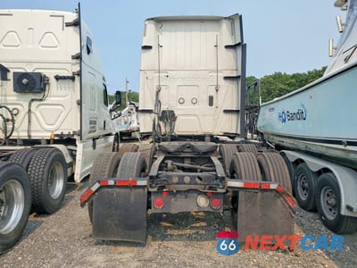 Zdjęcie 6 z 14 samochodu: 2019 INTERNATIONAL LT625 SEMI TRUCK VIN:3HSDZAPR5KN561006 - miniatura