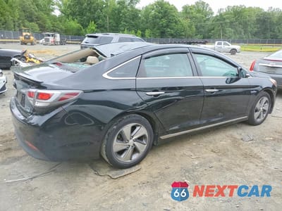 Trzecie zdjęcie samochodu z tyłu: 2017 HYUNDAI SONATA HYBRID LIMITED VIN:KMHE34L3XHA067748 - miniatura