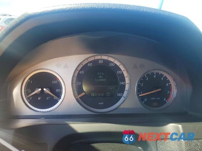 Zdjęcie 9 z 12 samochodu: 2008 MERCEDES-BENZ C 350 VIN:WDDGF56X38F033376 - miniatura