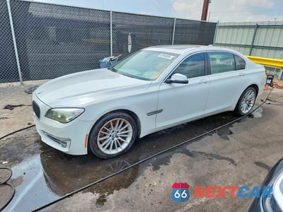 2013 BMW 750 LXI WBAYF8C54DDE59036 - główne zdjęcie licytacji z USA - miniatura
