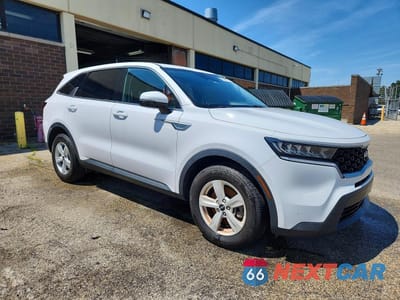 Czwarte zdjęcie samochodu z boku: 2022 KIA SORENTO LX VIN:5XYRG4LC3NG110526 - miniatura