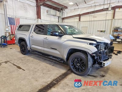 Czwarte zdjęcie samochodu z boku: 2025 TOYOTA TUNDRA LIMITED VIN:5TFWA5DB0SX271456 - miniatura