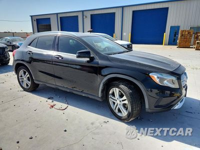 Czwarte zdjęcie samochodu z boku: 2015 MERCEDES-BENZ GLA 250 VIN:WDCTG4EB0FJ116273 - miniatura
