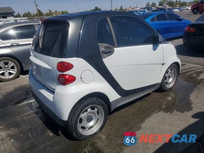 Trzecie zdjęcie samochodu z tyłu: 2015 SMART FORTWO PURE VIN:WMEEJ3BA4FK806013 - miniatura