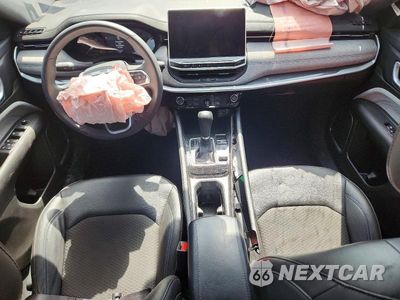 Zdjęcie 8 z 12 samochodu: 2024 JEEP COMPASS LATITUDE VIN:3C4NJDBN6RT118833 - miniatura