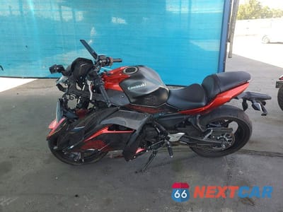 Trzecie zdjęcie samochodu z tyłu: 2022 KAWASAKI EX650 M VIN:ML5EXEM10NDA49438 - miniatura