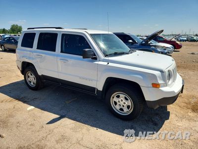 Czwarte zdjęcie samochodu z boku: 2016 JEEP PATRIOT SPORT VIN:1C4NJPBA5GD527746 - miniatura