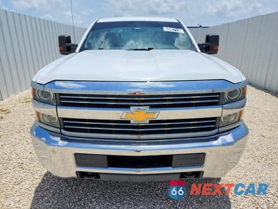 Piąte zdjęcie samochodu w środku: 2017 CHEVROLET SILVERADO C2500 HEAVY DUTY VIN:1GC2CUEG1HZ349897 - miniatura