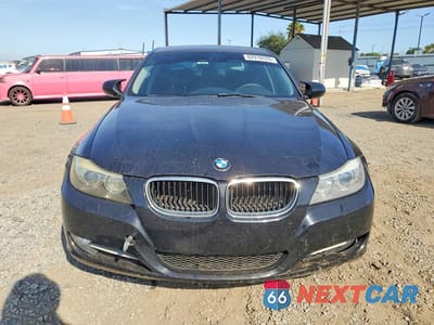 Piąte zdjęcie samochodu w środku: 2011 BMW 335 XI VIN:WBAPL5C50BA921543 - miniatura