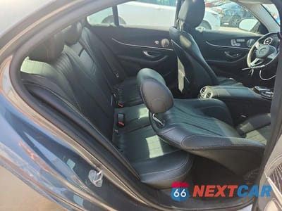 Zdjęcie 10 z 12 samochodu: 2017 MERCEDES-BENZ E 300 4MATIC VIN:WDDZF4KB1HA144227 - miniatura