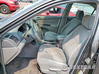 Zdjęcie 7 z 12 samochodu: 2005 TOYOTA CAMRY STANDARD VIN:4T1BE32K35U524815 - miniatura
