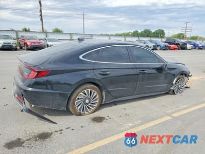 Trzecie zdjęcie samochodu z tyłu: 2023 HYUNDAI SONATA HYBRID LIMITED VIN:KMHL54JJ4PA073059 - miniatura