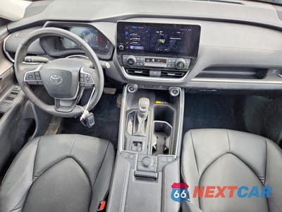 Zdjęcie 8 z 13 samochodu: 2024 TOYOTA GRAND HIGHLANDER XLE VIN:5TDAAAB50RS064775 - miniatura